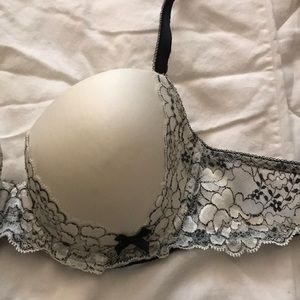 Victoria Secret 36C bra